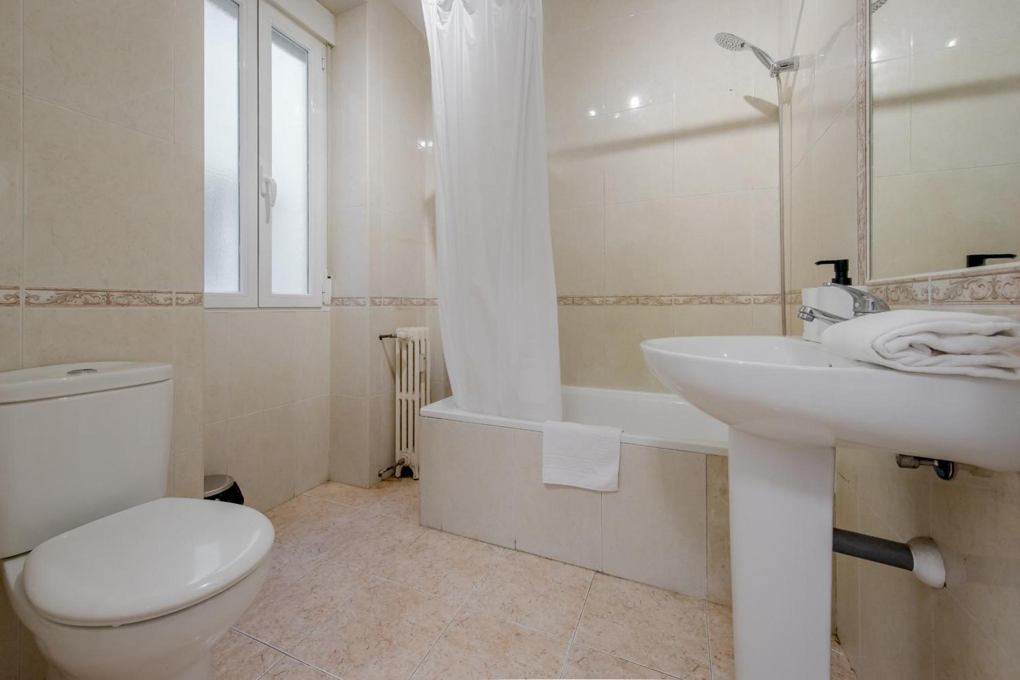 Classic Apt 7Pax En La Latina-Centro De Madrid Ngoại thất bức ảnh